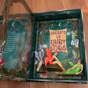 💥2/$30 EUC Secrets of the Fairy Ring-book & 3 figures